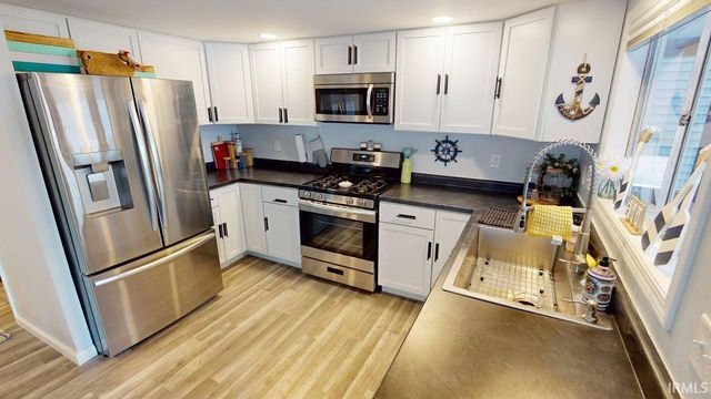 12386 W Crest Drive, Monticello, IN 47960