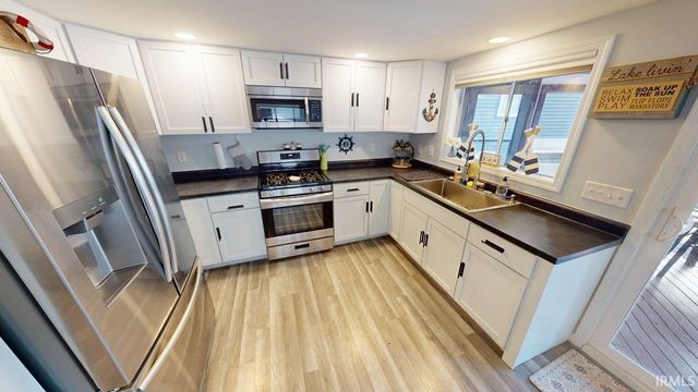 12386 W Crest Drive, Monticello, IN 47960