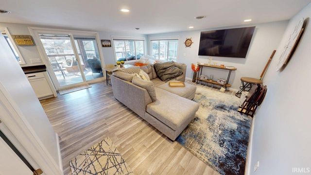 12386 W Crest Drive, Monticello, IN 47960