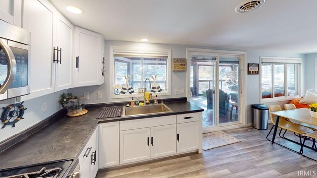 12386 W Crest Drive, Monticello, IN 47960