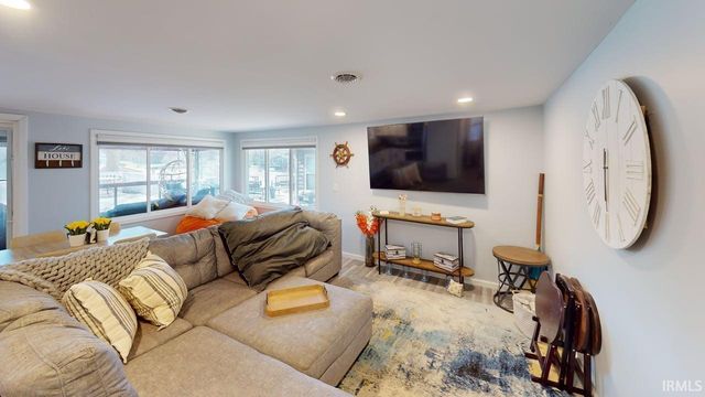 12386 W Crest Drive, Monticello, IN 47960