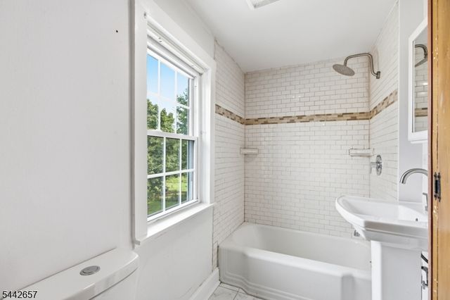 891 Amwell Rd, Hillsborough Twp., NJ 08844