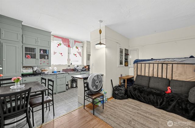 1503 Davis Avenue S, Renton, WA 98055