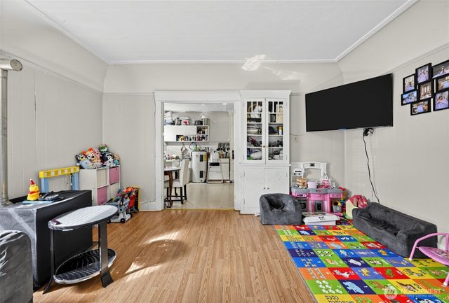 1503 Davis Avenue S, Renton, WA 98055