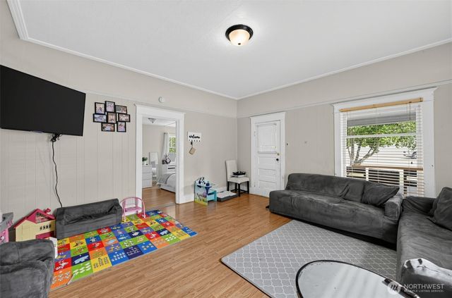 1503 Davis Avenue S, Renton, WA 98055