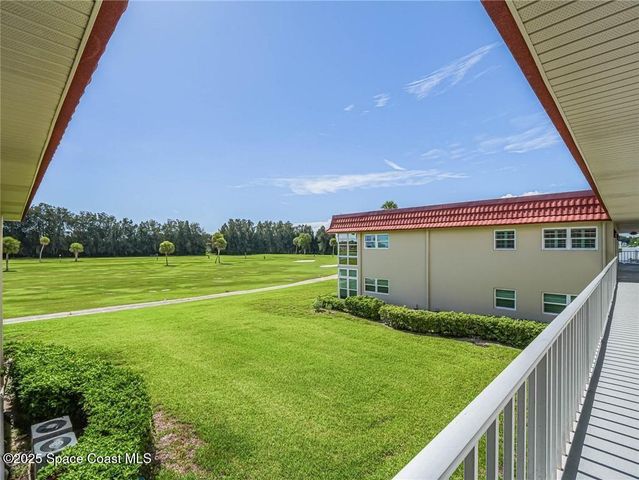 55 Woodland Drive 206, Vero Beach, FL 32962