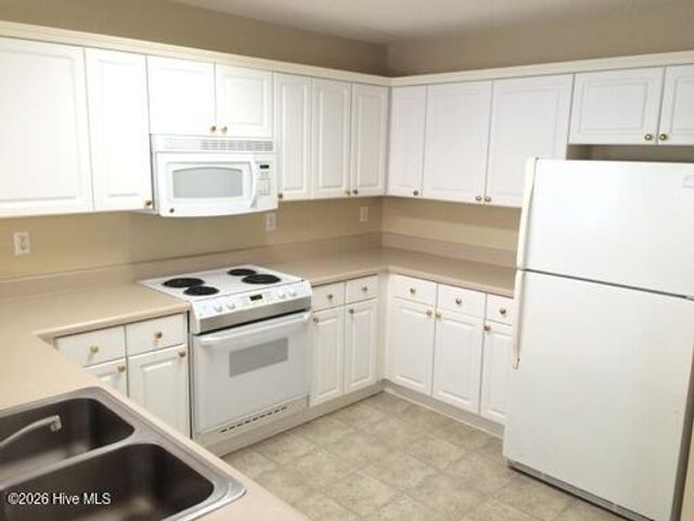 5005 Woods Edge Road, Wilmington, NC 28409