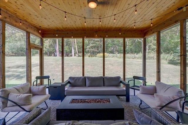 7594 Watch Hill Court, Verona, WI 53593