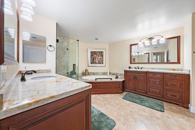 120 LEGENDARY Circle, Palm Beach Gardens, FL 33418