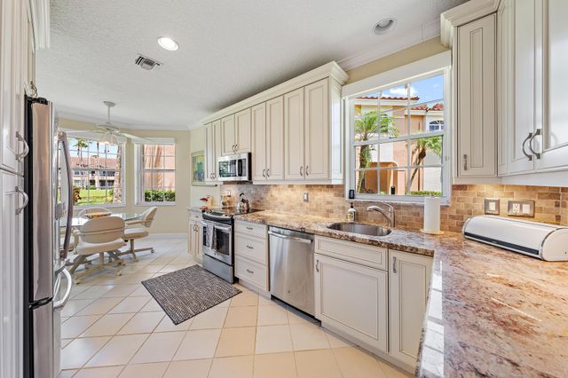 120 LEGENDARY Circle, Palm Beach Gardens, FL 33418