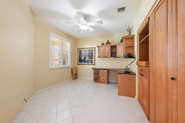 120 LEGENDARY Circle, Palm Beach Gardens, FL 33418