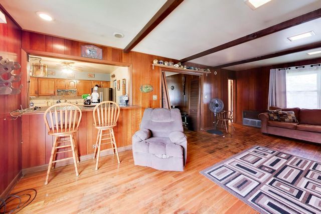 75 Ridgewood Road, Elk Grove Village, IL 60007