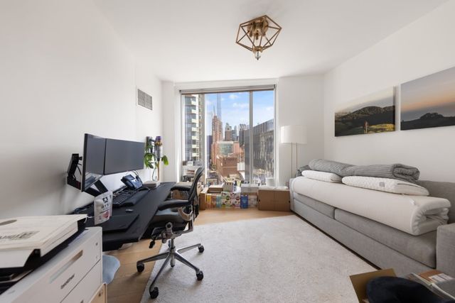 1 W End Ave Apt 18F, New York City, NY 10023