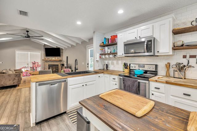 141 Manoe Road, Brunswick, GA 31523