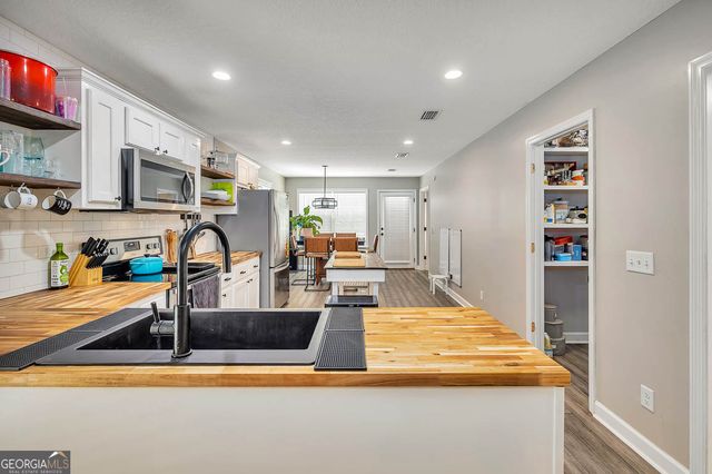 141 Manoe Road, Brunswick, GA 31523