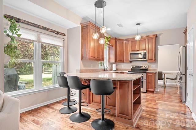 9407 Willow Tree Lane, Charlotte, NC 28277