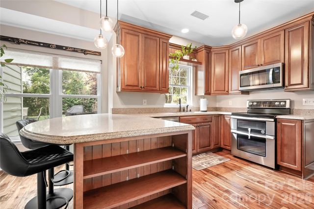 9407 Willow Tree Lane, Charlotte, NC 28277