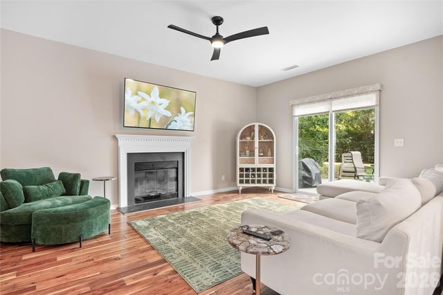 9407 Willow Tree Lane, Charlotte, NC 28277
