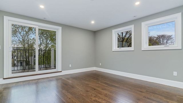 555 East 5th Street PH, Boston, MA 02127