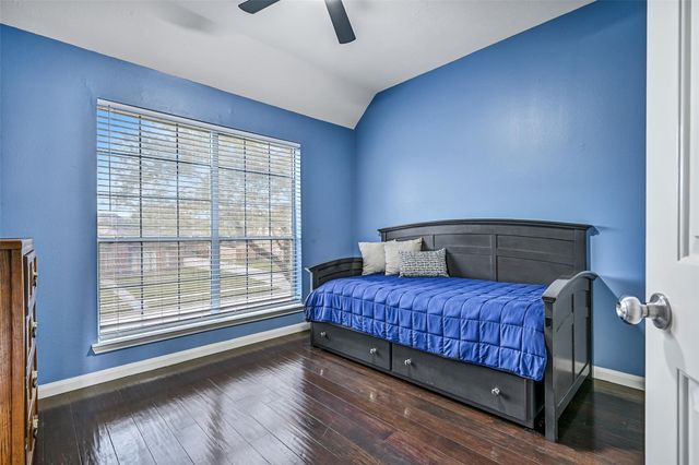 1915 Blue Quail Drive, Friendswood, TX 77546