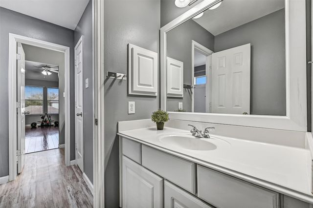 1915 Blue Quail Drive, Friendswood, TX 77546