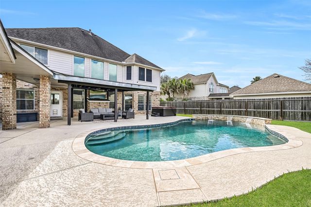 1915 Blue Quail Drive, Friendswood, TX 77546