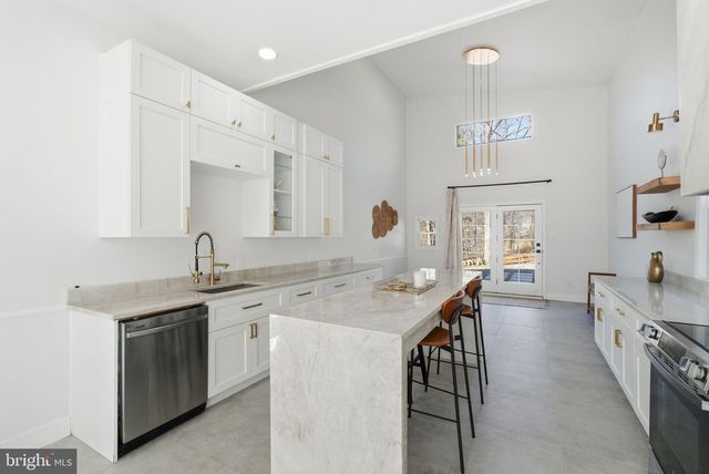 101 DELAWARE TRL, Winchester, VA 22602