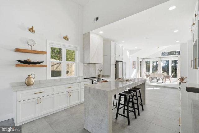 101 DELAWARE TRL, Winchester, VA 22602