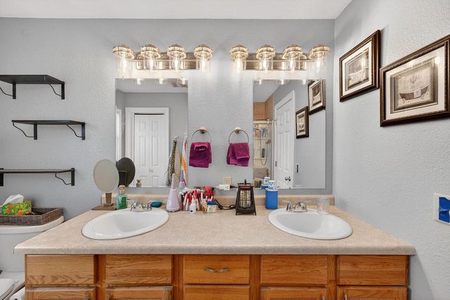 11825 W Rainbow AVENUE, West Allis, WI 53214