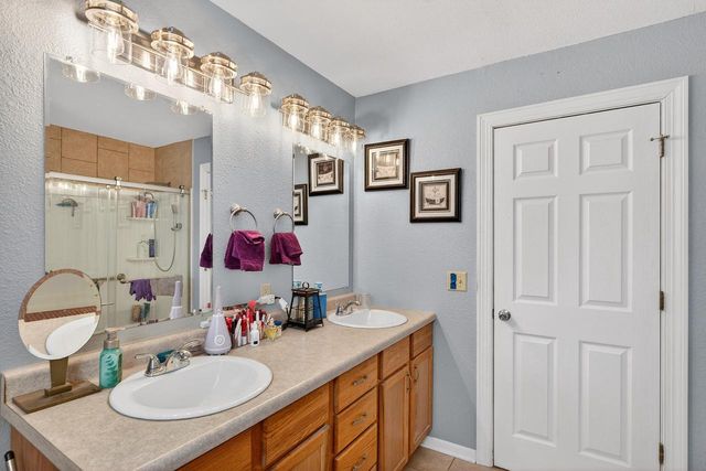 11825 W Rainbow AVENUE, West Allis, WI 53214