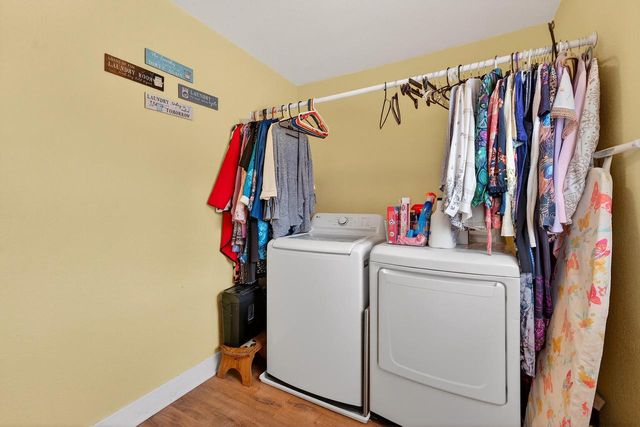 11825 W Rainbow AVENUE, West Allis, WI 53214