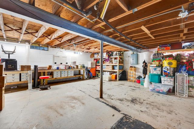 11825 W Rainbow AVENUE, West Allis, WI 53214