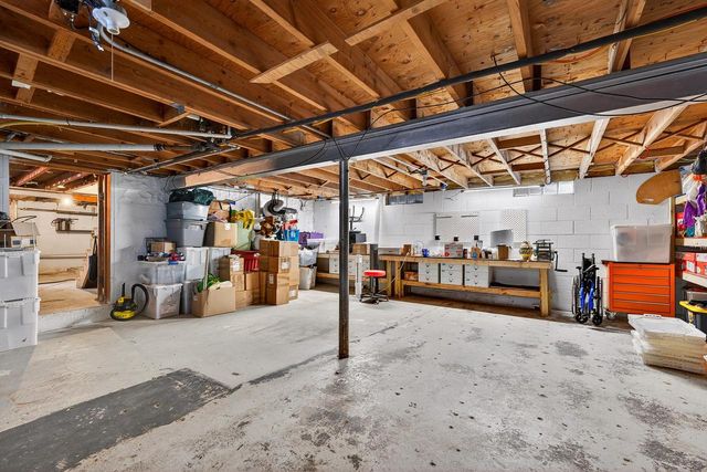 11825 W Rainbow AVENUE, West Allis, WI 53214