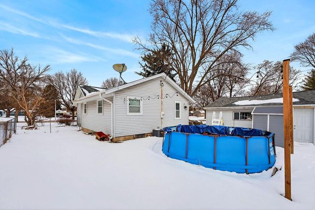 11825 W Rainbow AVENUE, West Allis, WI 53214