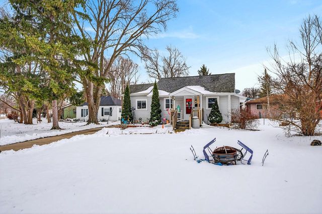 11825 W Rainbow AVENUE, West Allis, WI 53214