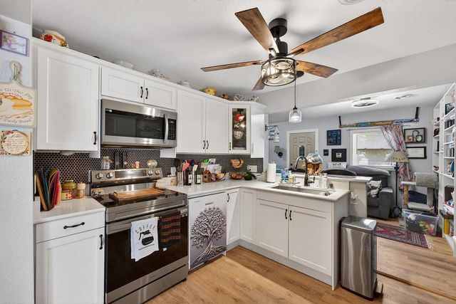 11825 W Rainbow AVENUE, West Allis, WI 53214