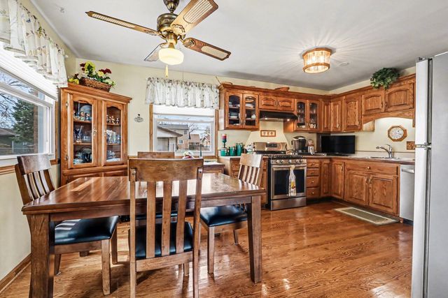 13124 Forestview Lane, Crestwood, IL 60418