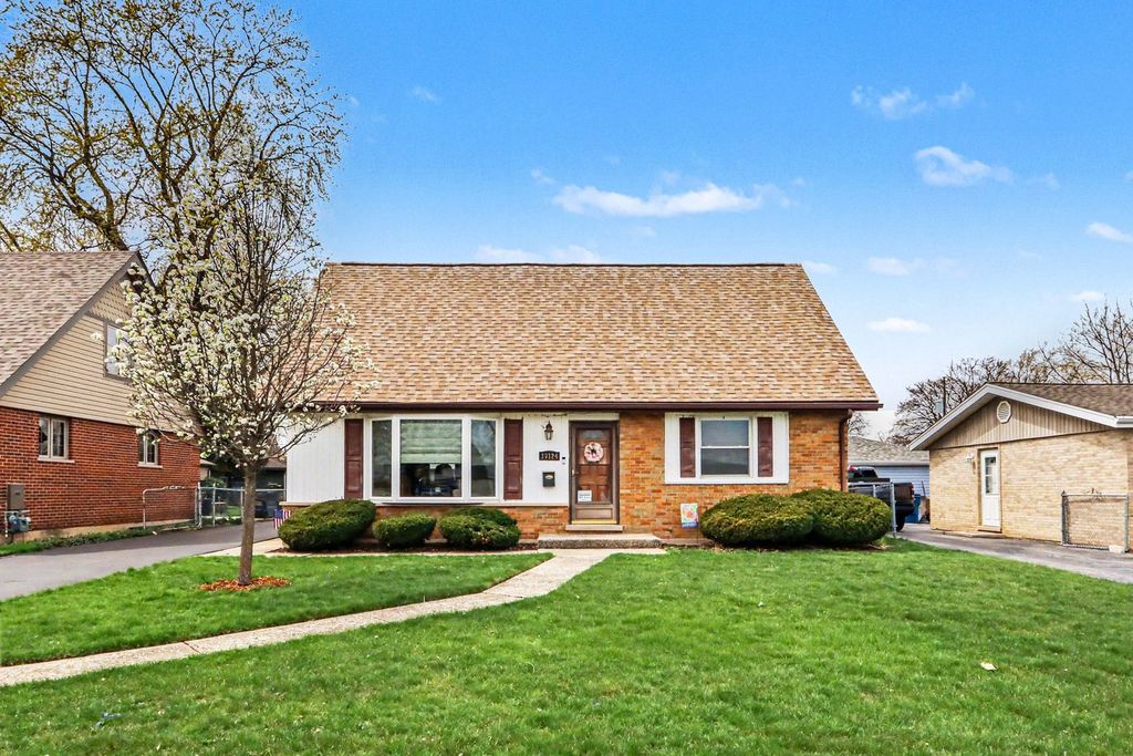 13124 Forestview Lane, Crestwood, IL 60418