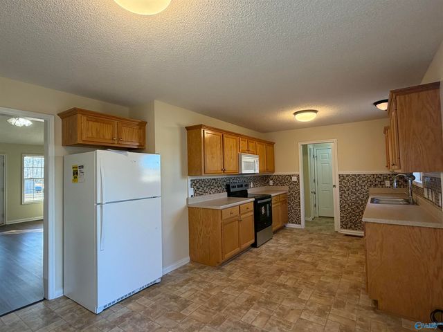 1898 Lowery Road NE, Arab, AL 35016