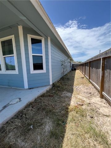 149 Shady Terrace, Rockport, TX 78382