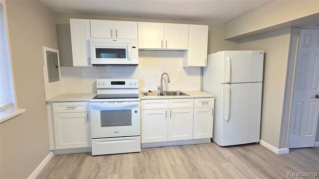33507 Berville Court, Westland, MI 48186