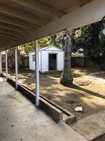 64 School Ave, Oakdale, CA 95361