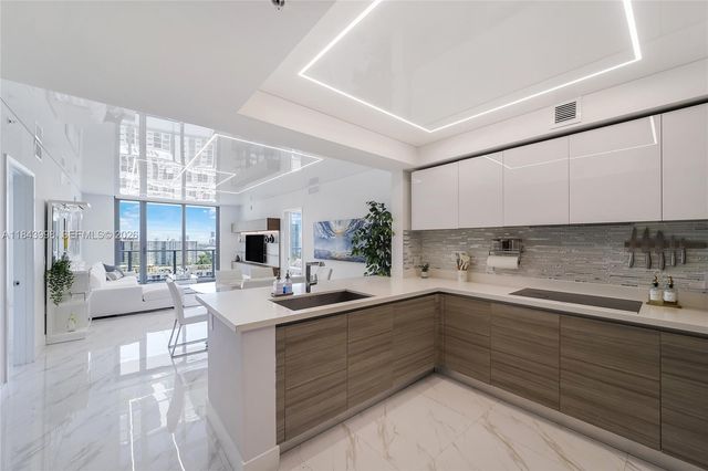 300 Sunny Isles Boulevard 42203, Sunny Isles Beach, FL 33160