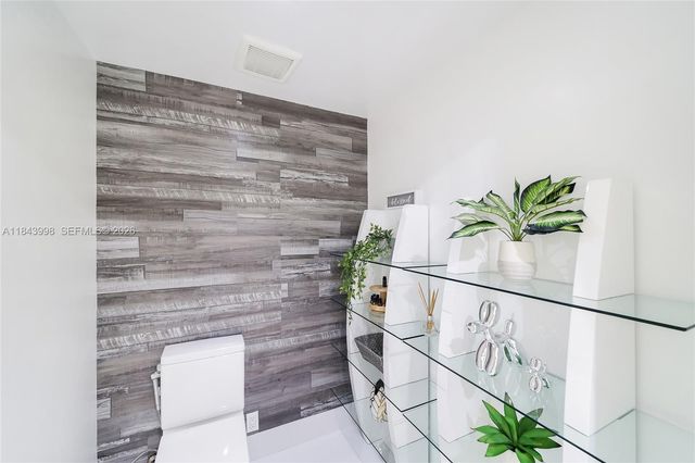 300 Sunny Isles Boulevard 42203, Sunny Isles Beach, FL 33160