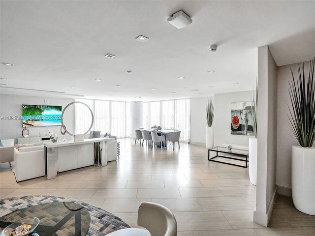 300 Sunny Isles Boulevard 42203, Sunny Isles Beach, FL 33160