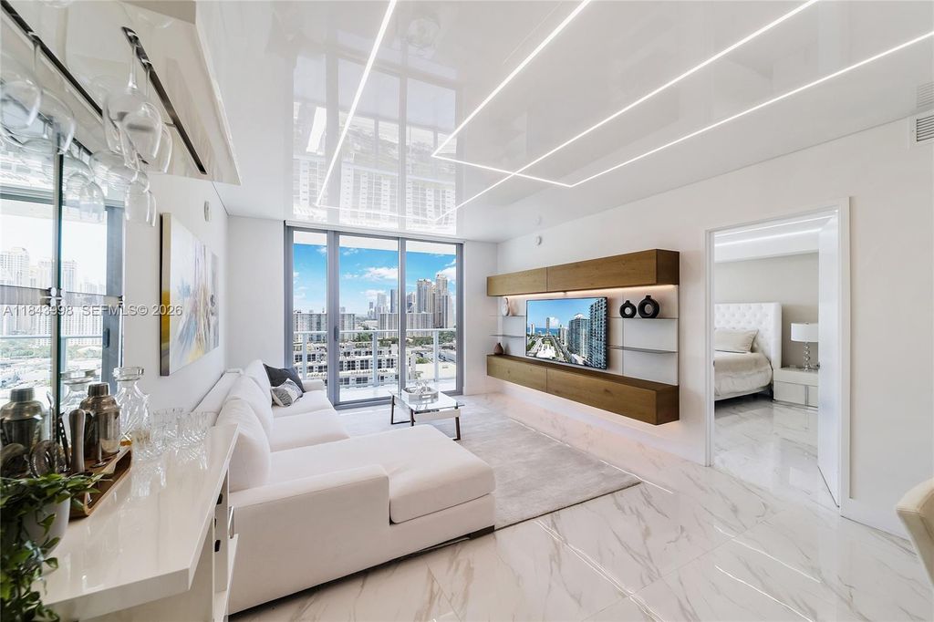 300 Sunny Isles Boulevard 42203, Sunny Isles Beach, FL 33160