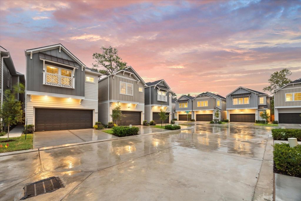 5206 Amber Sunrise Drive, Houston, TX 77018