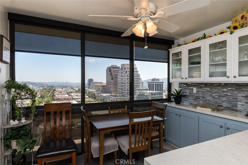 Image 10 of property listing at 222 Monterey Road 1205, Glendale, CA 91206