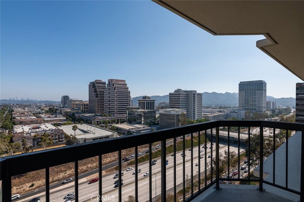 Image 30 of property listing at 222 Monterey Road 1205, Glendale, CA 91206