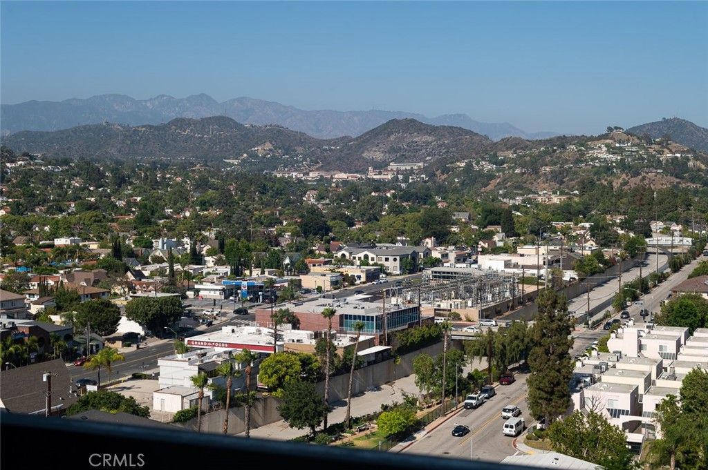 Image 34 of property listing at 222 Monterey Road 1205, Glendale, CA 91206